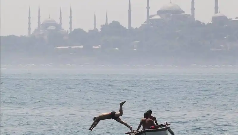 Sıcak Hava Dalgası Geliyor: 44 Dereceye Ulaşan Hava Bekleniyor!