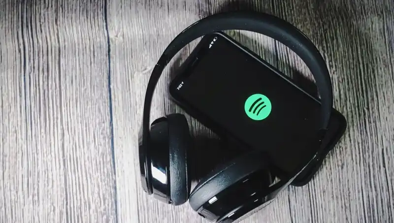 Spotify, Ölü Sanatçılar İçin Yapay Zeka ile Şarkılar Yayınlıyor