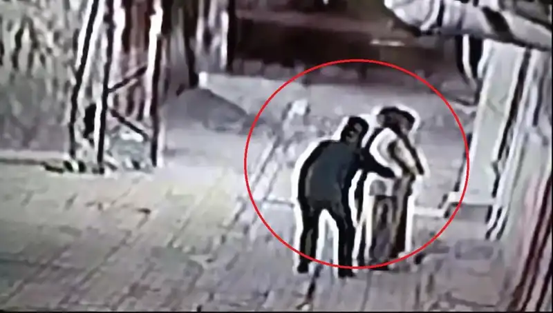 Güvenliğin Sağlanması İçin Farklı Yüzler: Polisler Pazarcı ve Simitçi Kılığına Girdi
