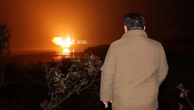 Kuzey Kore'nin Silah Programı: Hesabını Kim Ödüyor?