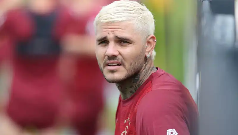 Icardi'nin Açıklamaları: "Ödemem Gereken Borç" Dedi, Osimhen ve Kerem Soruları Yıldızlaşmayı Bekliyor!