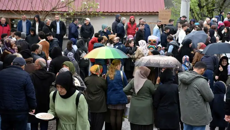 Geleneksel Bayramlaşmada 12 Bin Kişi Bir Araya Geldi