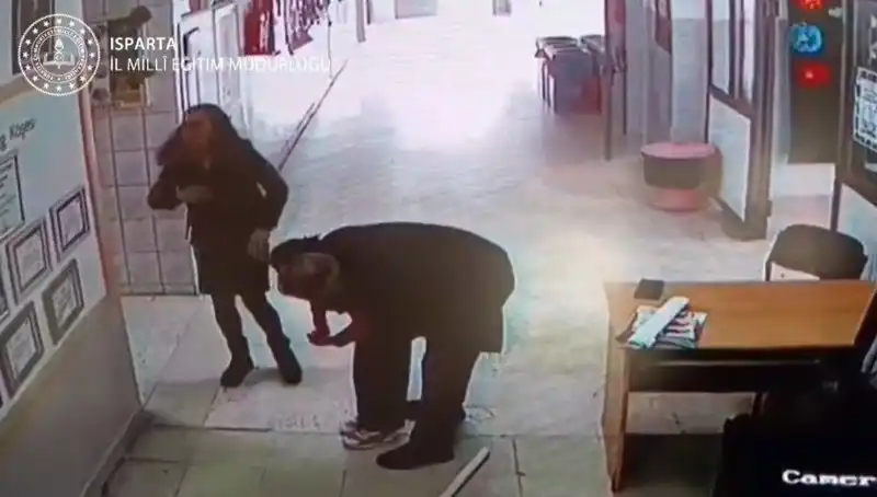 Öğretmenin Kahramanlığı: Heimlich Manevrasıyla Minik Can Kurtarıldı