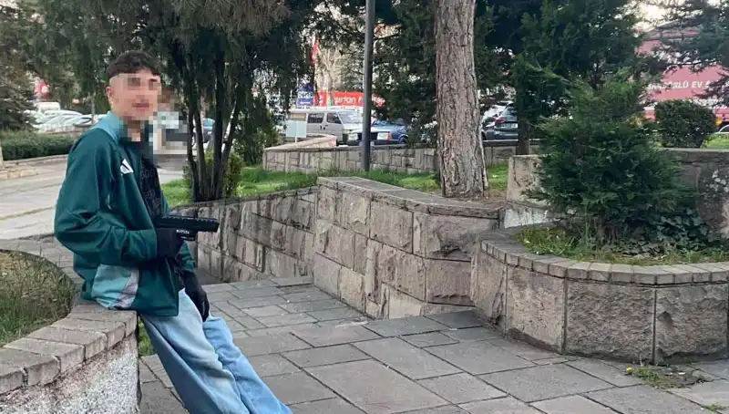 Yol Verme Kavgası Sonrası Dehşet: Üç Kardeş ve Babanın Tutuklanma Anları