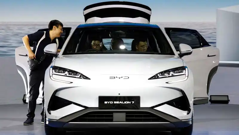 BYD, Tesla'yı Geride Bırakarak 100 Milyar Dolar Satış Eşiklerini Aştı