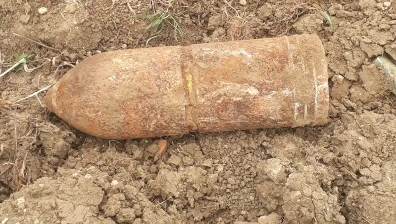 Çanakkale’de Bulunan Patlamamış Top Mermisi, Geçmişin İzlerini Taşıyor