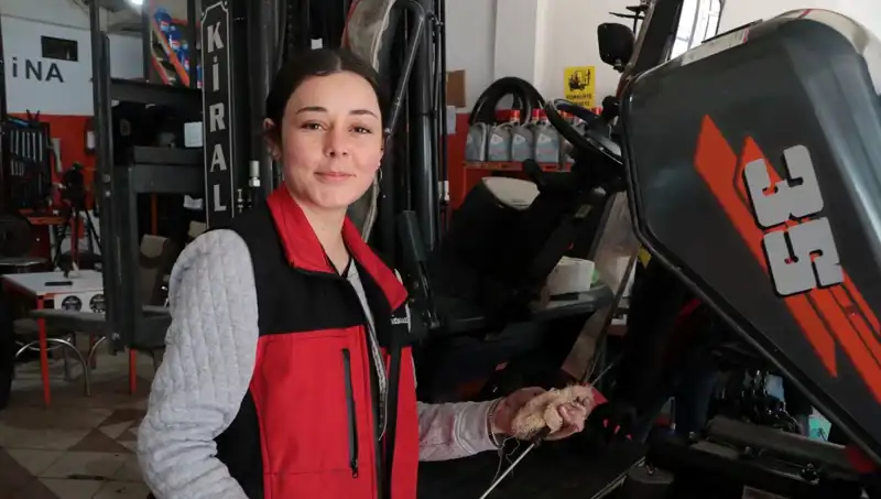 Melike Hanım: Forklift Servisinde Kadın Gücü ile Çıraklık Dönemi