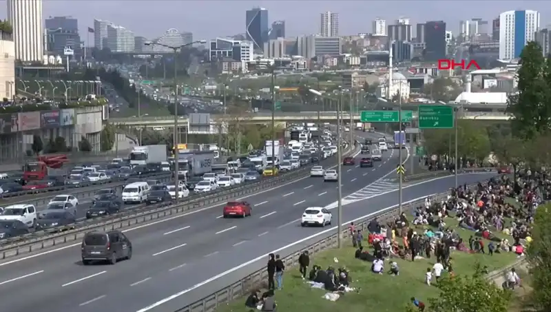 Deprem Sonrası Şehirde Trafik Yoğunluğu Yüzde 56 Artış Gösterdi