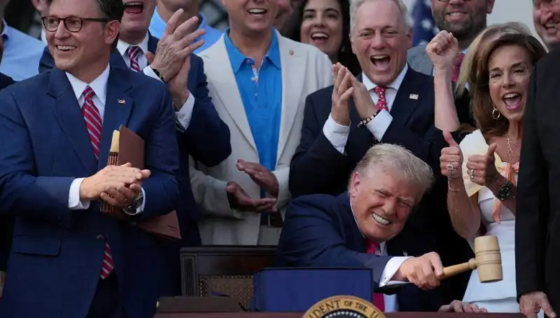 Trump’tan Ekonomi İçin Çarpıcı Adım: "Büyük, Güzel Yasa Tasarısı" İmzalandı
