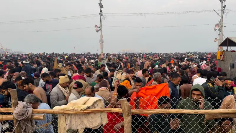 Hindistan'daki Dini Festivalde İzdiham: Altı Can Hayatını Kaybetti