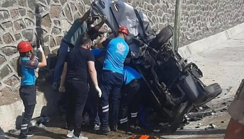 Tunceli’de Kaza: İki Araç Kafa Kafaya Çarpıştı, Yaralılar Var!