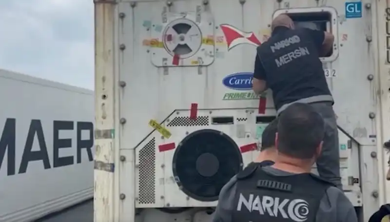 Mersin'de Uyuşturucu Operasyonunda 15 Kilo Bonzai Ele Geçirildi!