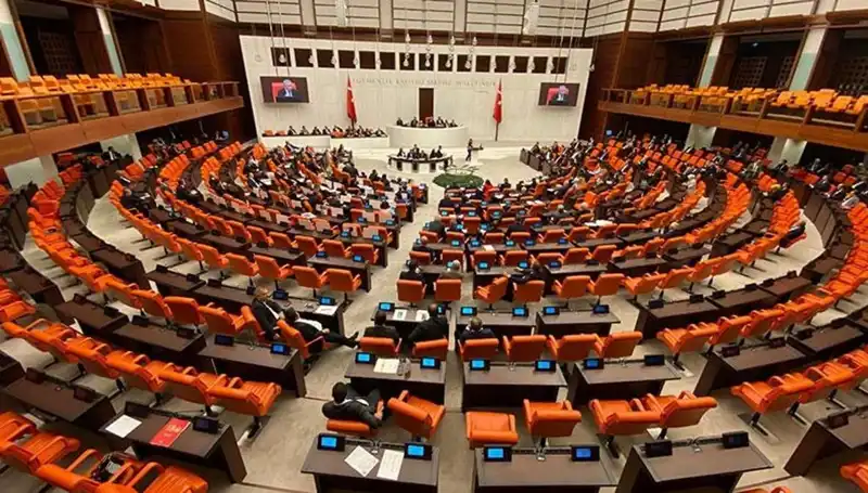 Emekli İkramiyesinde Tarihi Artış: TBMM’de İlk 4 Madde Kabul Edildi!
