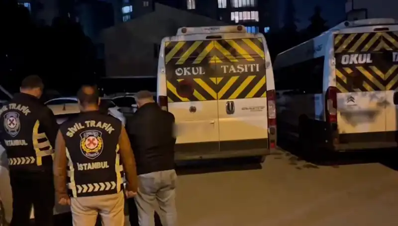 Görüntüler Tepki Çekti: İki Servis Sürücüsü Yakalandı, İşte Detaylar!