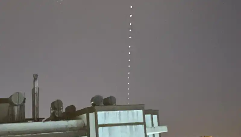 Adana Gökyüzünde Starlink Işıkları: Uzay Yolculuğuna Tanıklık Edin!