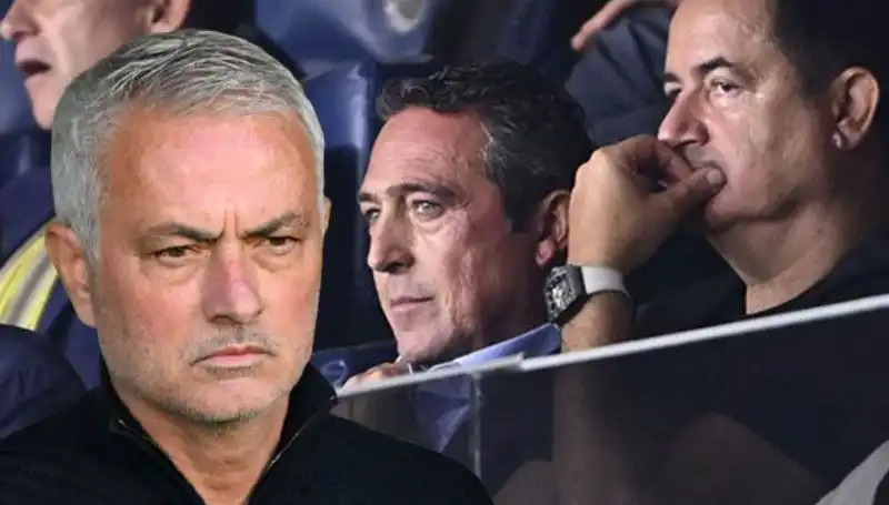 Fenerbahçe'den Mourinho İle İlgili Şok Açıklama: Ayrılacak Mı?