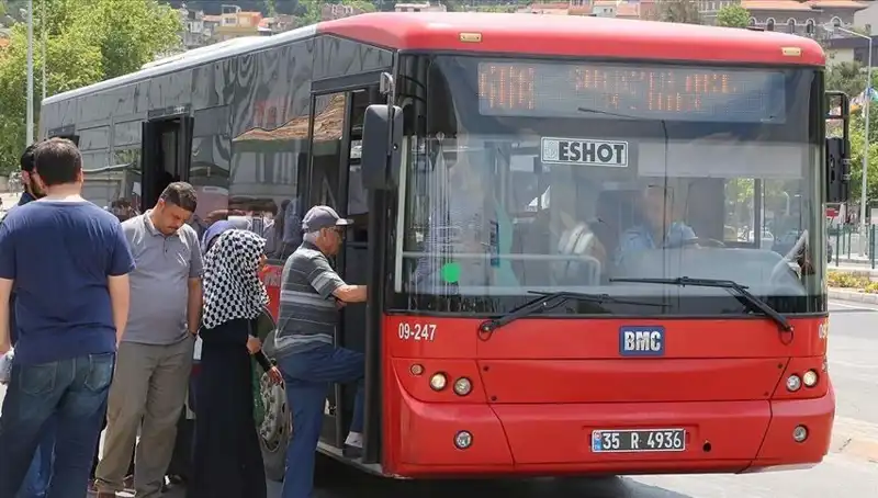 İzmir'de Öğrenci İndirimine 30 Yaş Sınırı Getirildi!