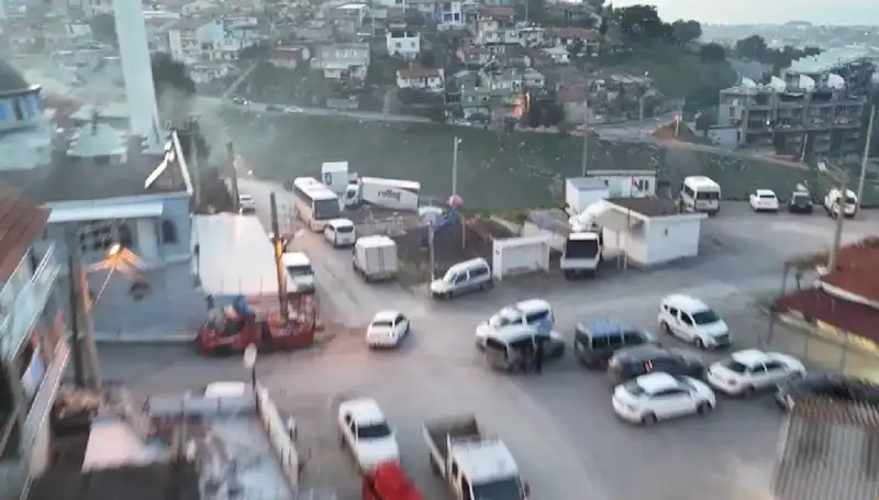 İzmir'de Suç Şebekesine Yönelik Büyük Operasyon: 133 Gözaltı!