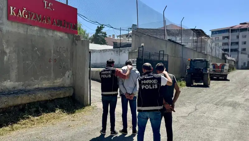 Kars'ta Uyuşturucu Operasyonunda İki Kişi Tutuklandı: Ayrıntılar Ortaya Çıktı