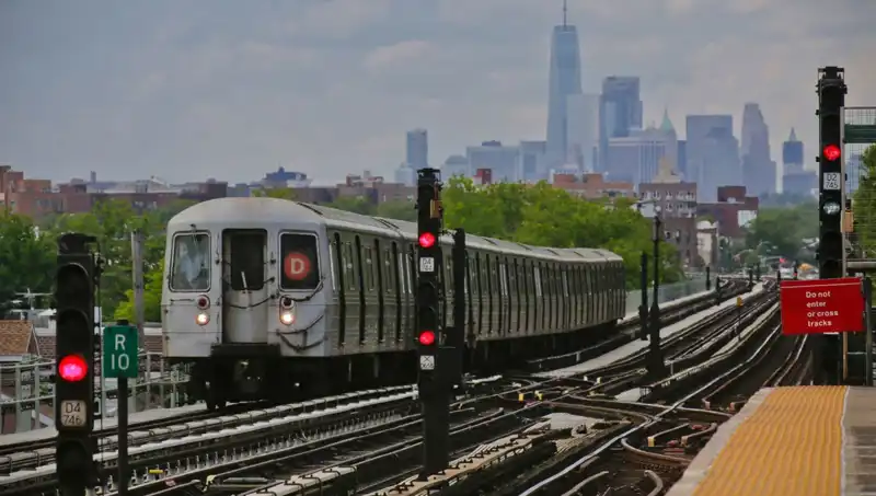 Metro Sörfü Felaketi: 15 Yaşındaki Genç Hayatını Kaybetti