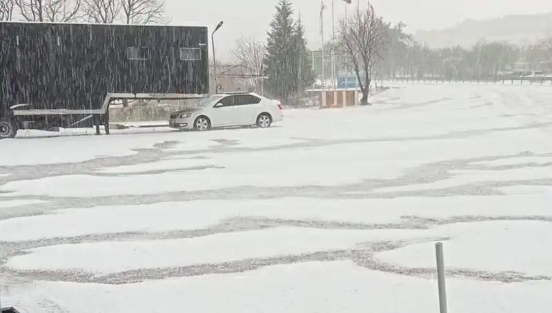 Tekirdağ'da Ceviz Büyüklüğünde Dolu Yağışı Hayatı Olumsuz Etkiledi