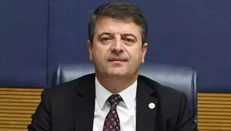 Adıyaman Belediye Başkanı Abdurrahman Tutdere’nin Görev İadesi: Kentte Heyecan Dolu Anlar