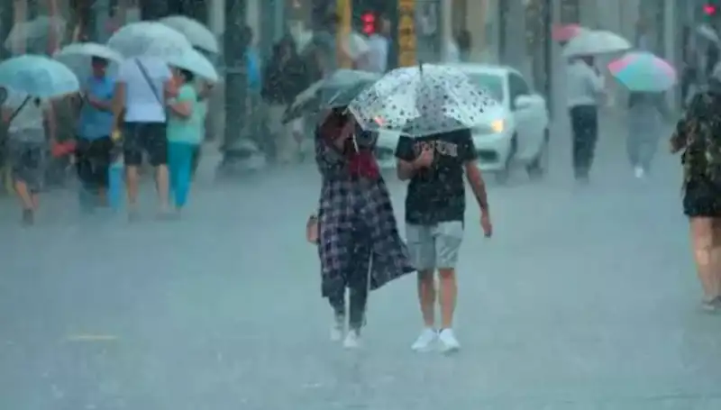 Meteoroloji'den Kritik Uyarı: Yangın Riskleri ve Sağanak Yağışlar!