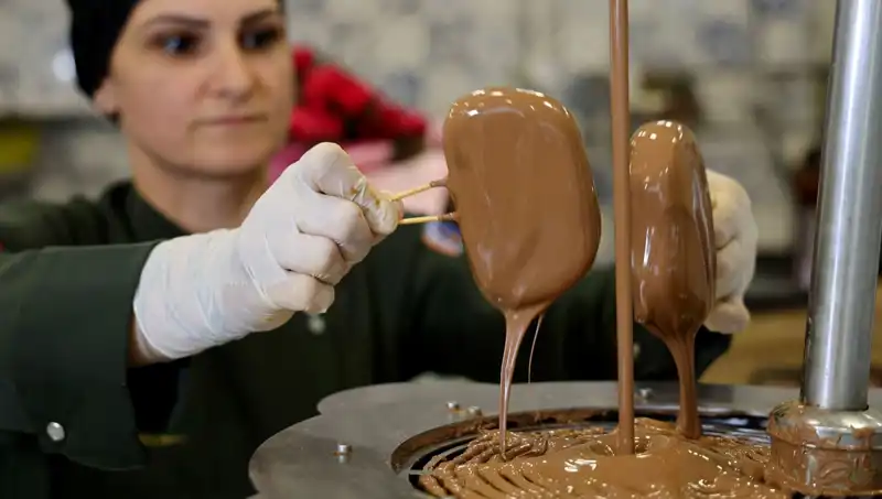 Yıldız Dondurmanın Gizemi: Kilogramı Bin Lira Olan Lezzet Neden Bu Kadar Popüler?