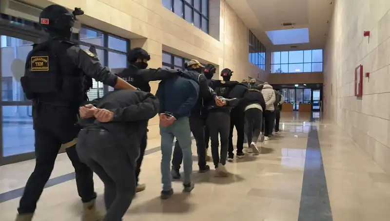 Türkiye'de 47 İlde DAEŞ Operasyonu: 298 Şüpheli Gözaltında