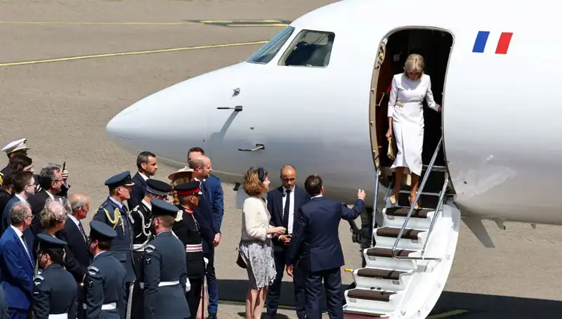 Eşi Brigitte Macron'un Olay Yaratacak Elleri: Gerçek Neden Ne?