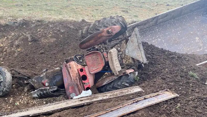 Kayseri'de Kontrolden Çıkan Traktör Şarampole Yuvarlandı: Olay Anı Kamerada!